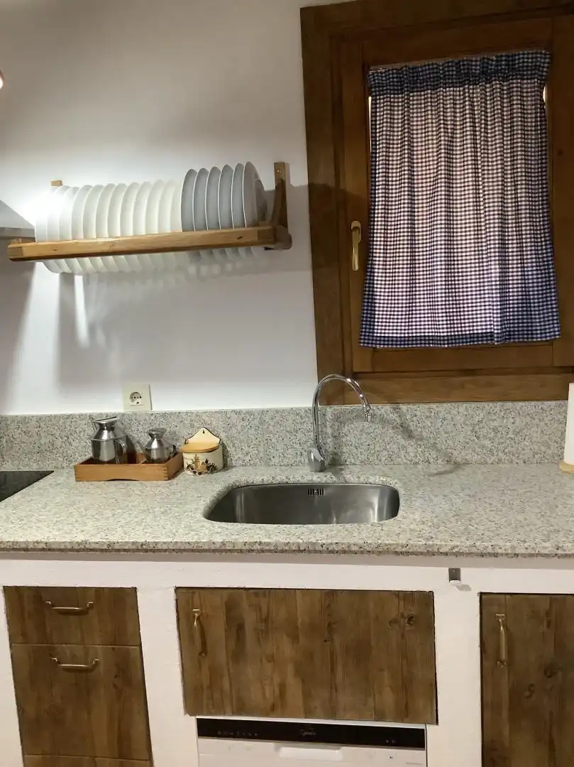 Cuina de Casa adosada en venda en Ponts amb Traster, Moblat i Microones