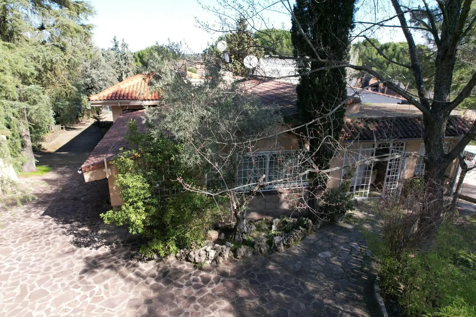 Exterior view of Houses for sale in Villanueva de la Cañada  with Air Conditioner, Private garden and Terrace