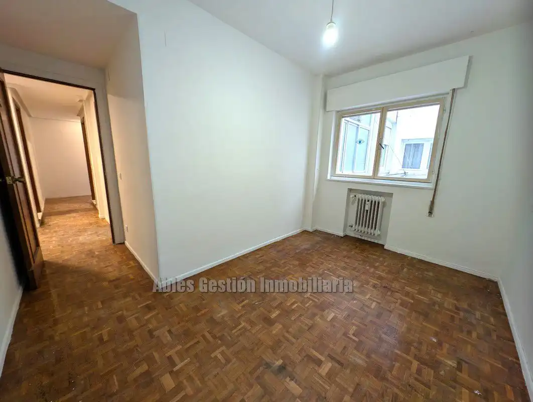 Piso en venta en Oviedo  con Calefacción, Parquet y Terraza