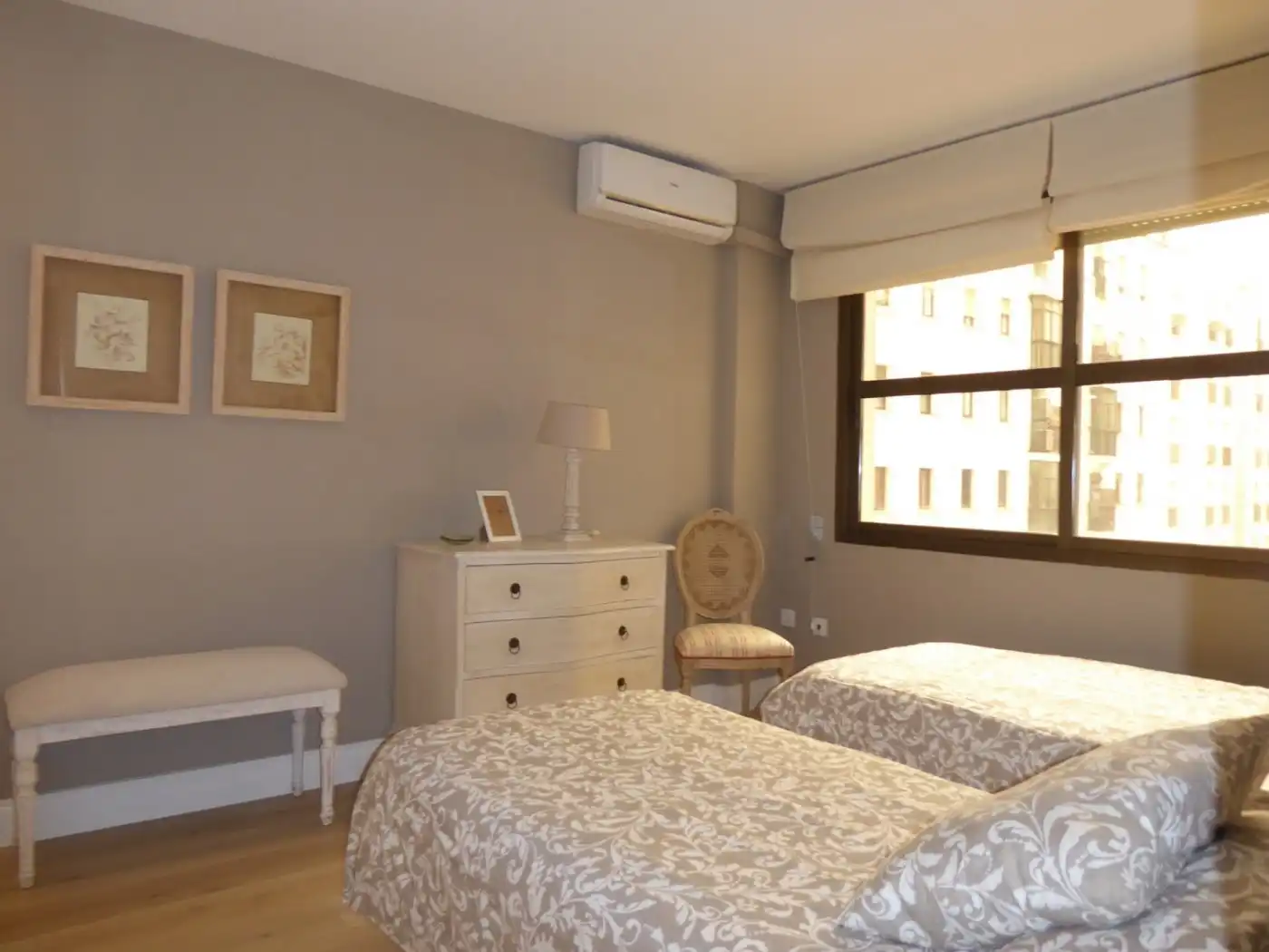 Bedroom of Apartments for rent in Jerez de la Frontera  with Air Conditioner and Parquet flooring