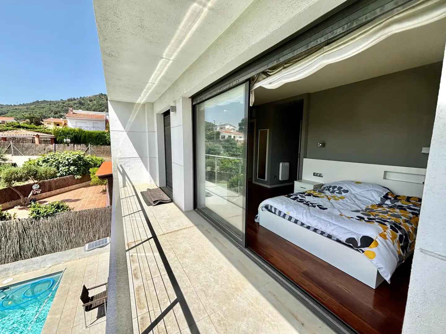 Schlafzimmer von Haus oder Chalet zum Verkauf in Pineda de Mar mit Klimaanlage, Privatgarten und Terrasse