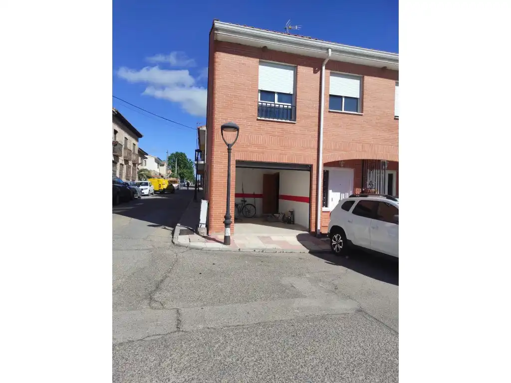 Casa aparellada de lloguer a Calle Virgen De Poveda, imagen 3
