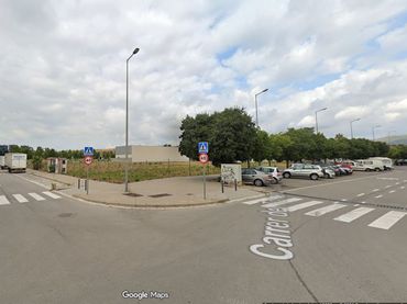Industriegebäude zur Miete in Centre