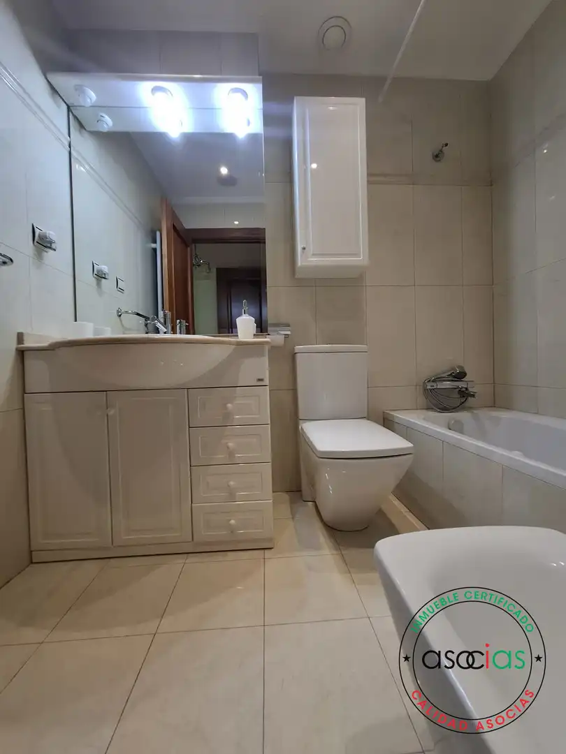 Badezimmer von Wohnung zum Verkauf in Gijón  mit Heizung, Terrasse und Abstellraum