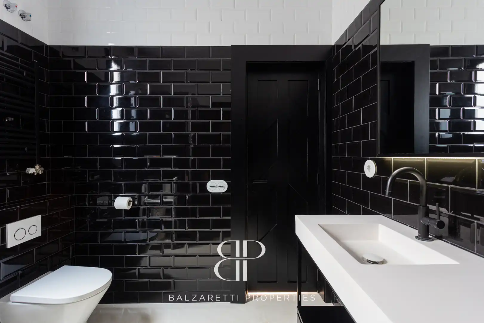 Badezimmer von Wohnung zur Miete in Barcelona mit Klimaanlage, Heizung und Parkett