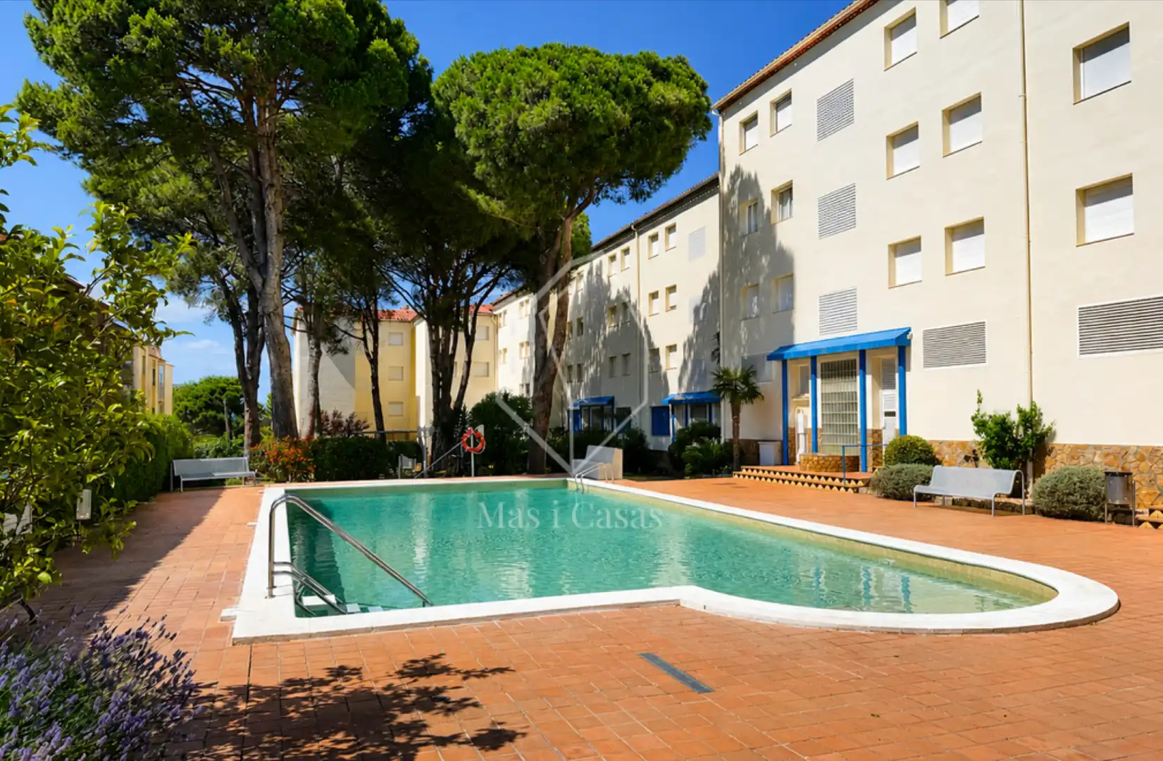 Piscina de Apartamento en venta en L'Escala con Terraza, Amueblado y Balcón