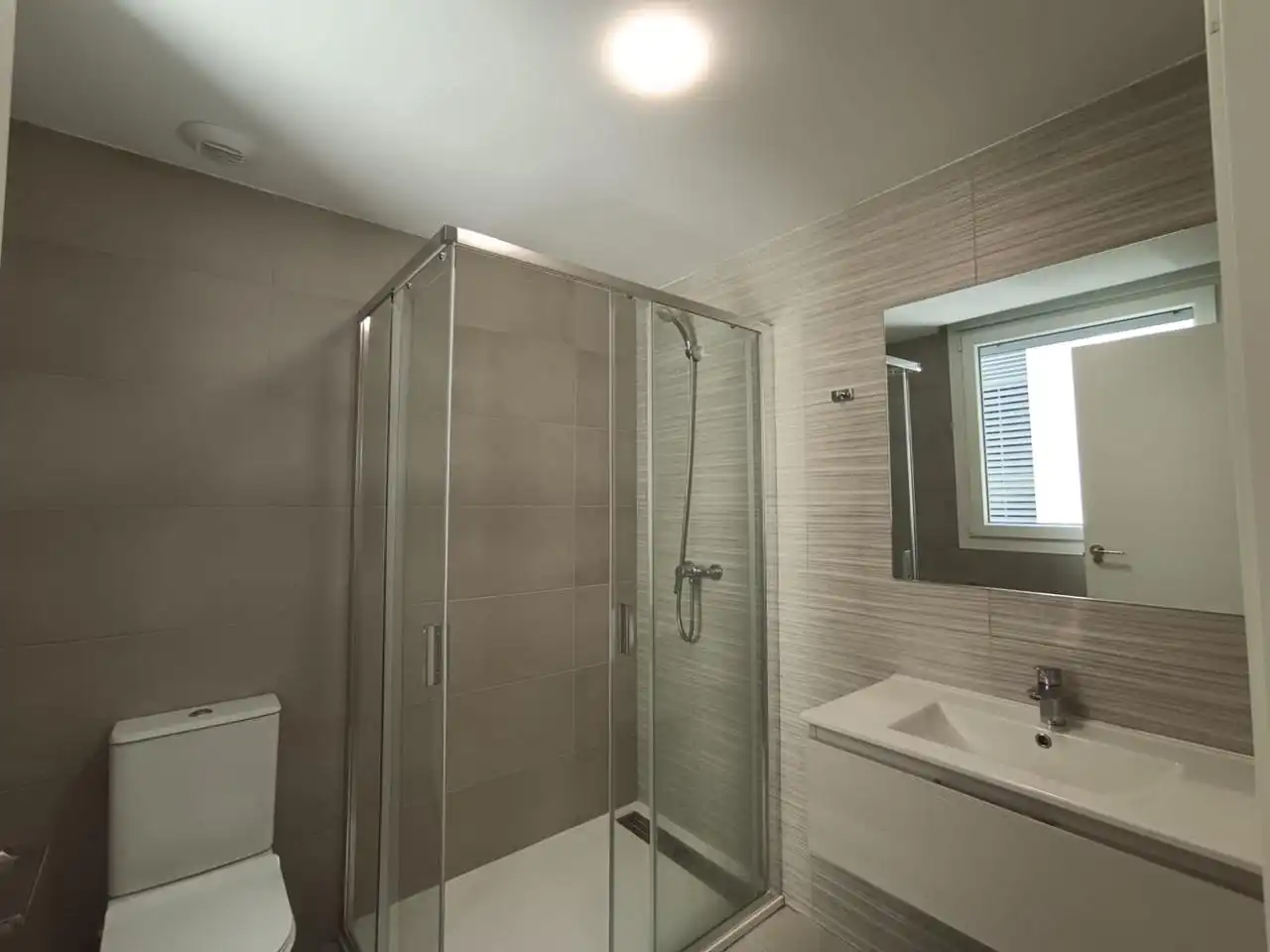 Bathroom of Duplexes for sale in Alcalá de Henares  with Air Conditioner, Heating and Terrace