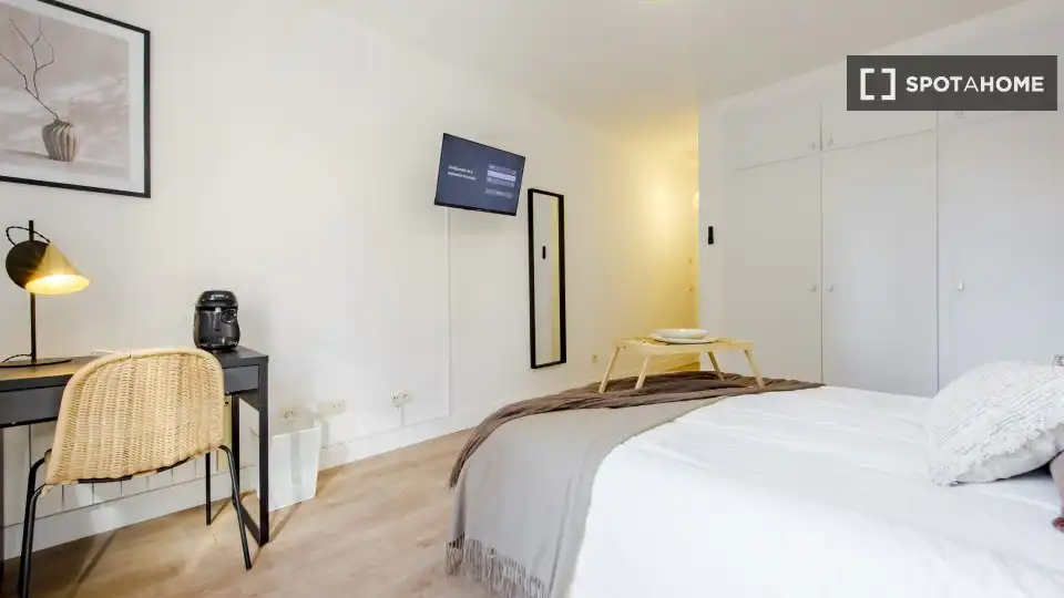 Habitación de Piso de alquiler en Madrid con Aire acondicionado, Calefacción y Amueblado