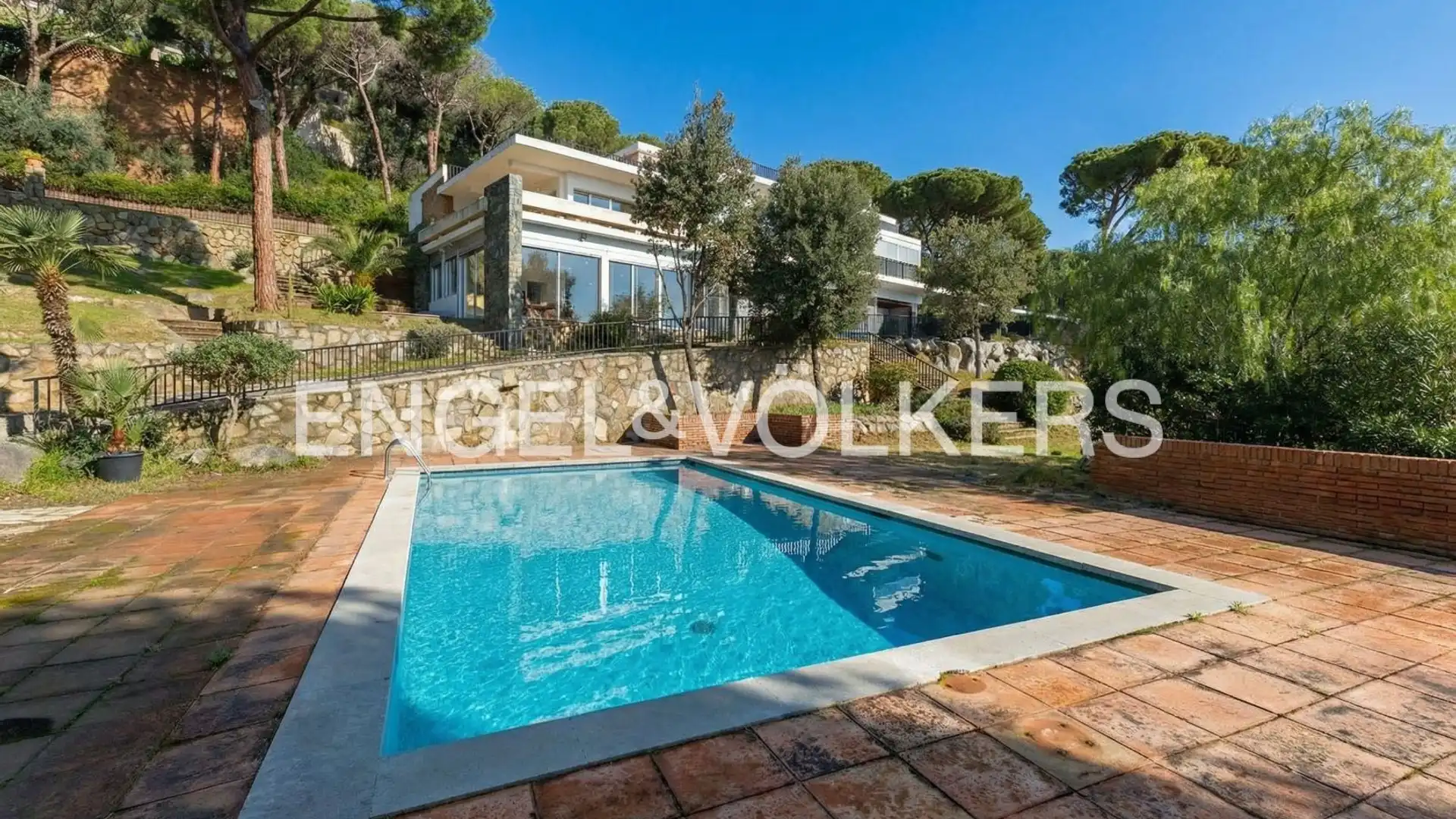 Vista exterior de Casa o xalet en venda en Premià de Dalt amb Aire condicionat, Calefacció i Jardí privat