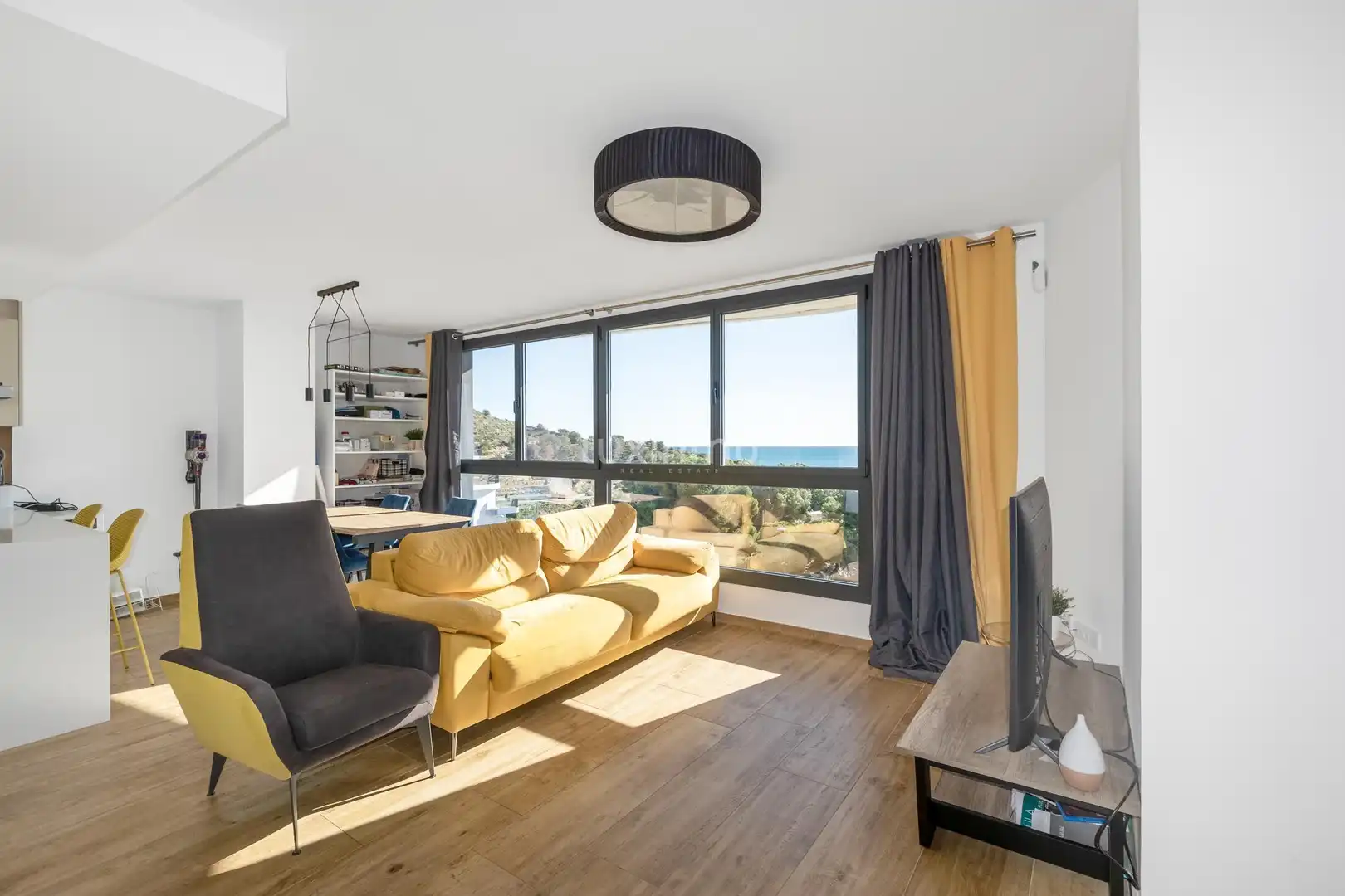 Wohnzimmer von Wohnung zum Verkauf in Villajoyosa / La Vila Joiosa mit Klimaanlage, Privatgarten und Terrasse