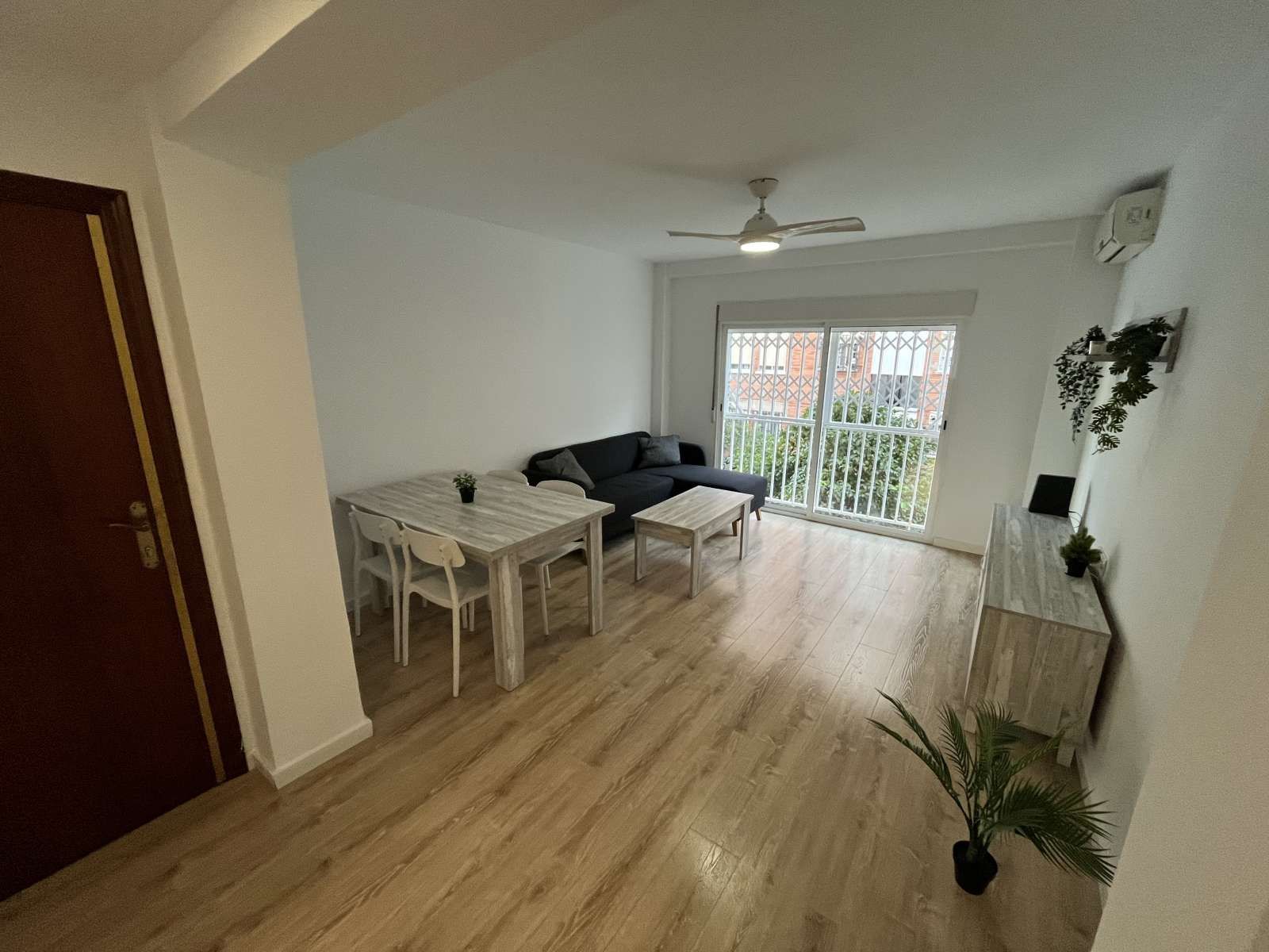 Sala d'estar de Apartament per a compartir en  Valencia Capital amb Aire condicionat i Terrassa