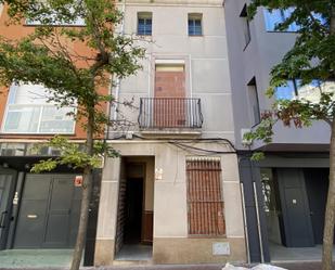 Vista exterior de Casa adosada en venda en Terrassa amb Terrassa