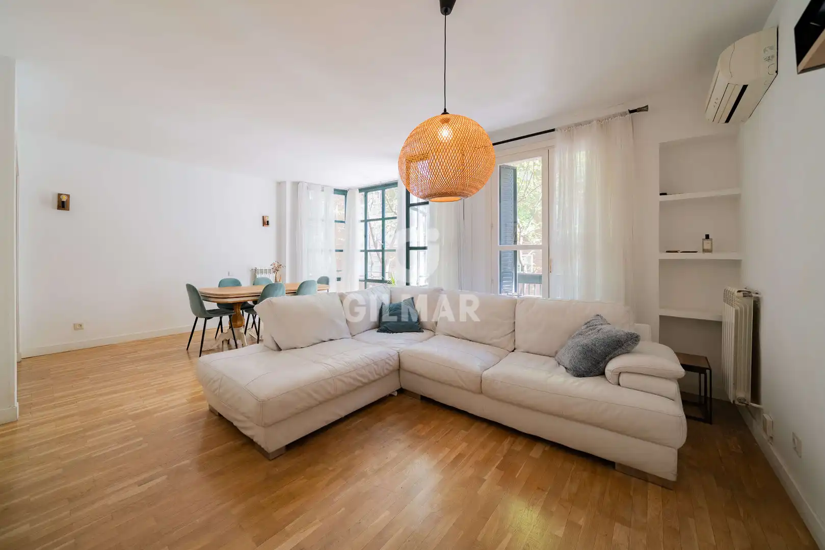 Sala de estar de Piso en venta en  Madrid Capital con Calefacción