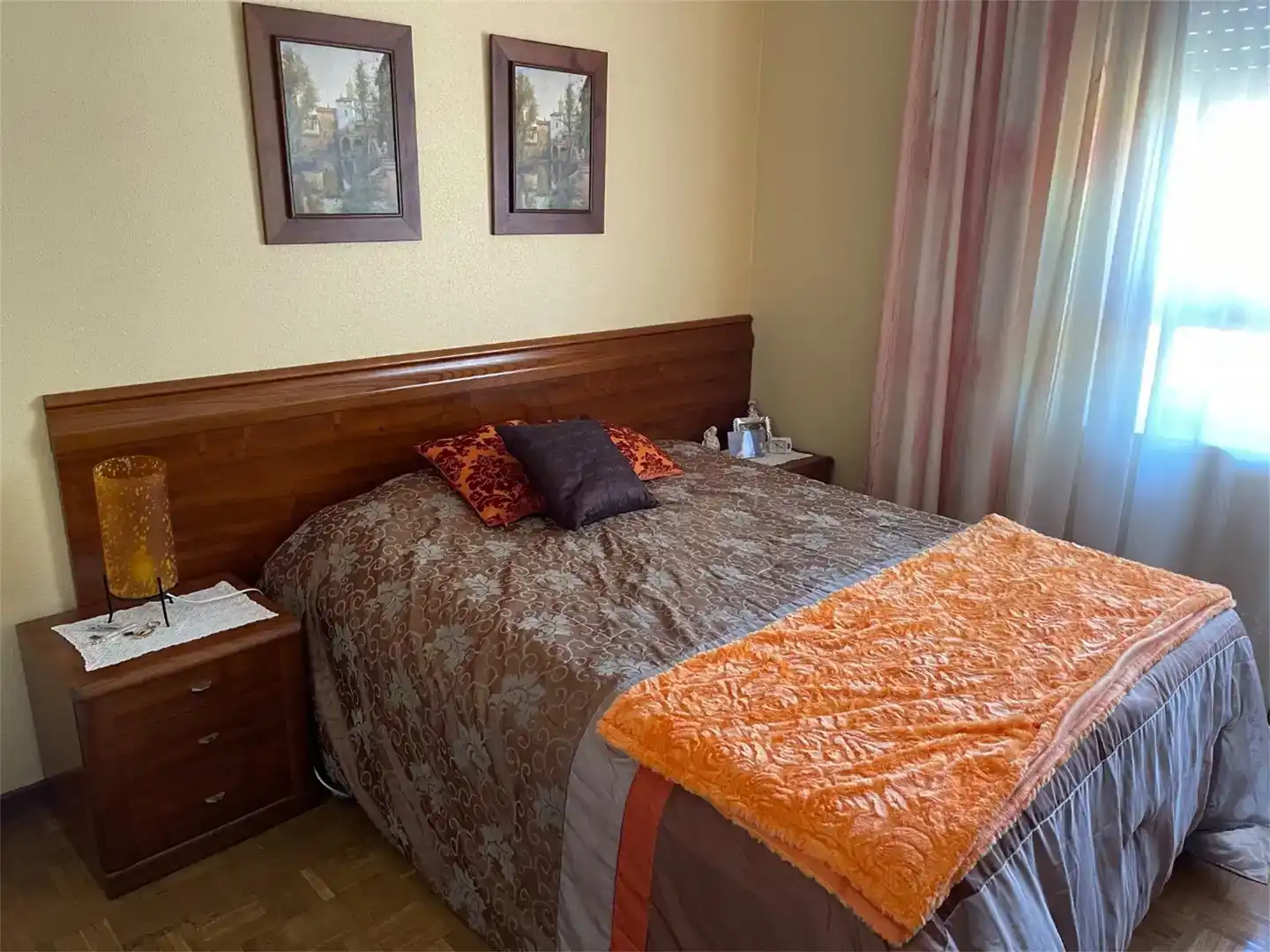 Habitación de Casa o chalet en venta en Benavente con Jardín privado, Parquet y Trastero