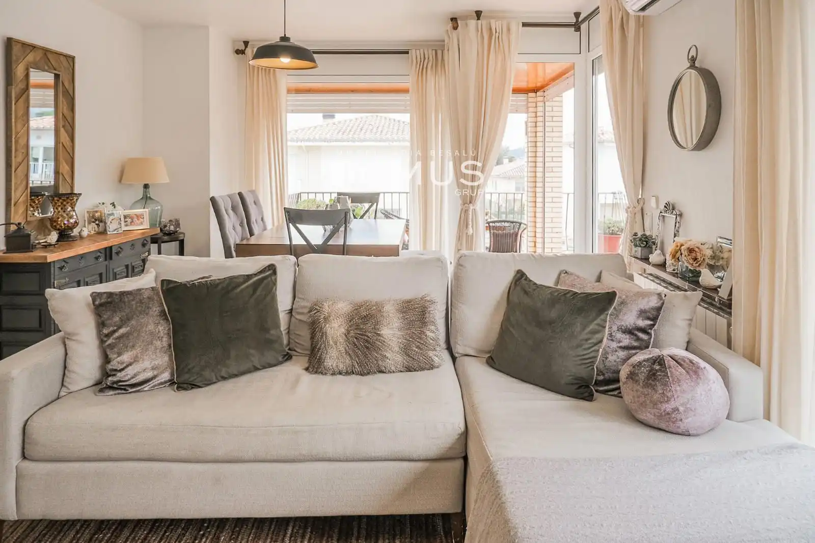 Living room of Houses for sale in Besalú  with Air Conditioner, Private garden and Terrace