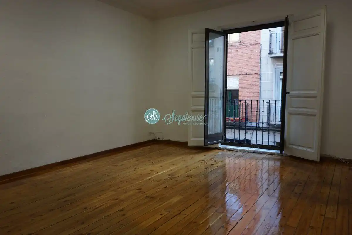 Habitación de Piso en venta en Segovia con Calefacción, Parquet y Terraza
