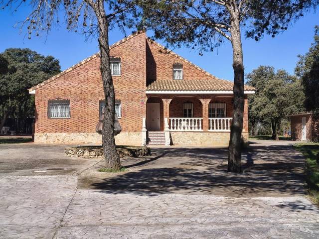 Casa-chalet en Venta en Pioz