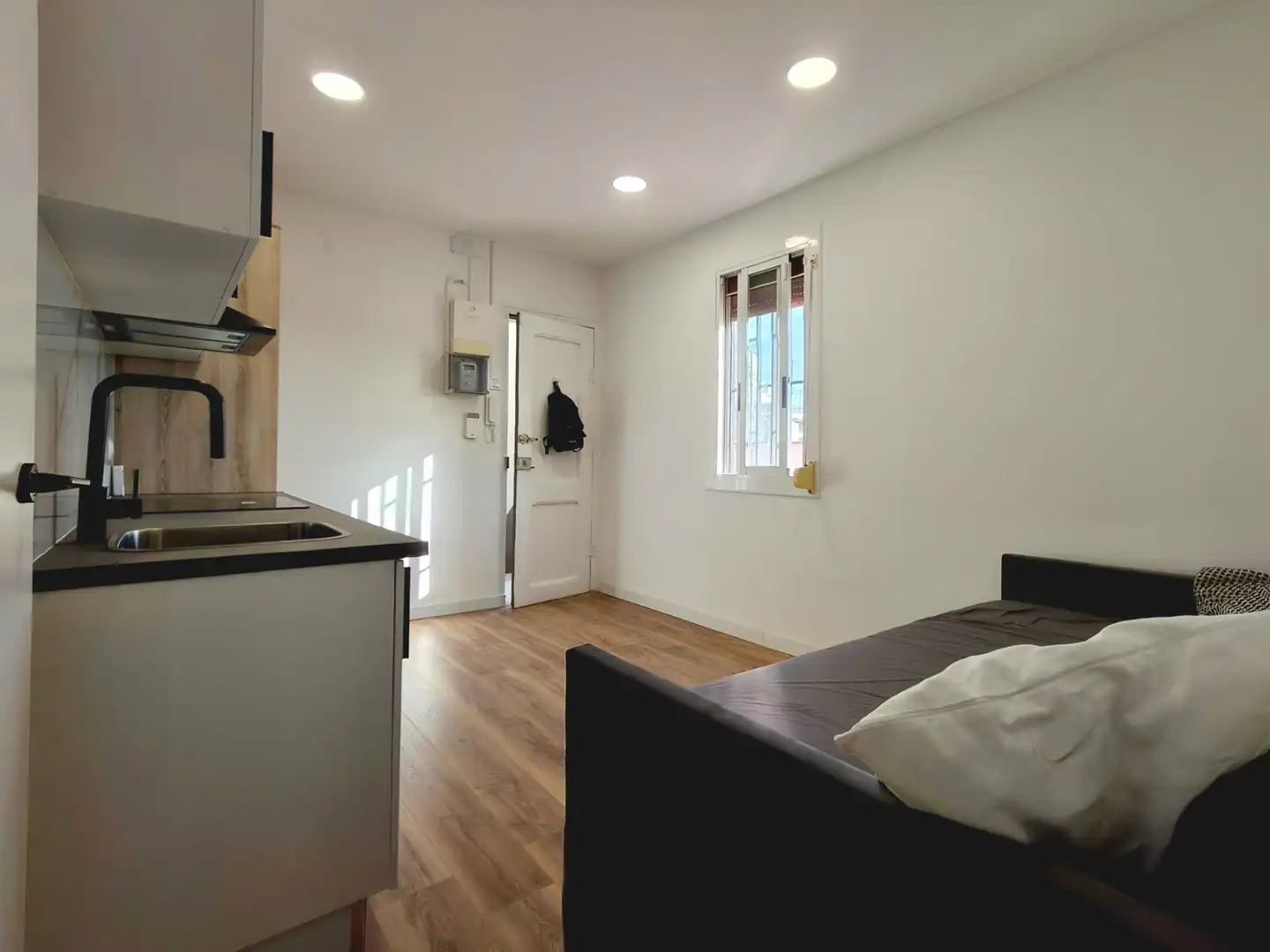 Habitación de Ático en venta en L'Hospitalet de Llobregat con Parquet, Terraza y Trastero
