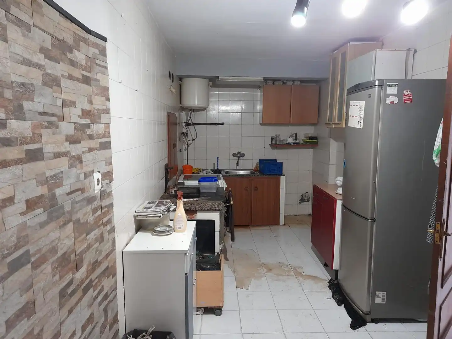 Cuina de Casa adosada en venda en Santa Cruz de Bezana amb Calefacció, Jardí privat i Traster