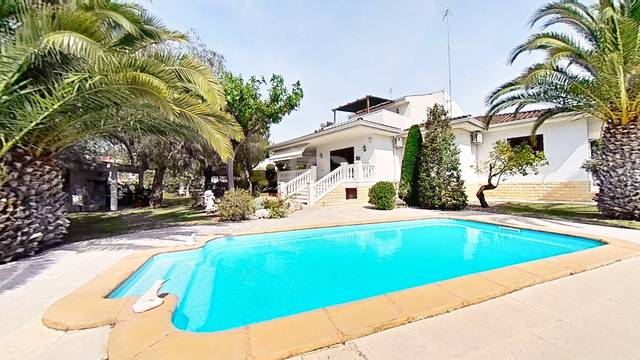 Casa-chalet en Venta en  Carretera Llevantina -, - en Llevant