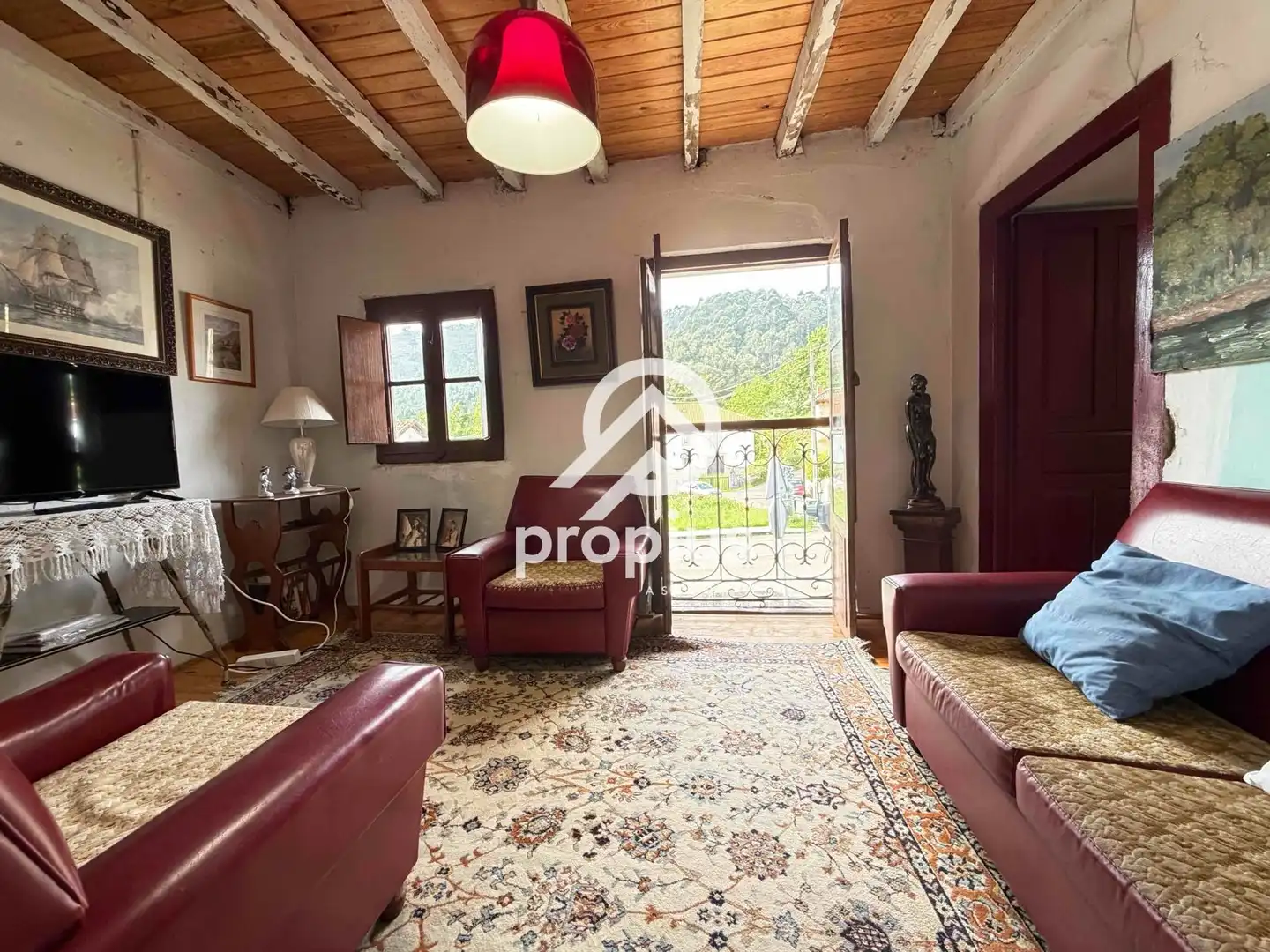 Sala d'estar de Casa o xalet en venda en Llanes amb Calefacció, Terrassa i Traster
