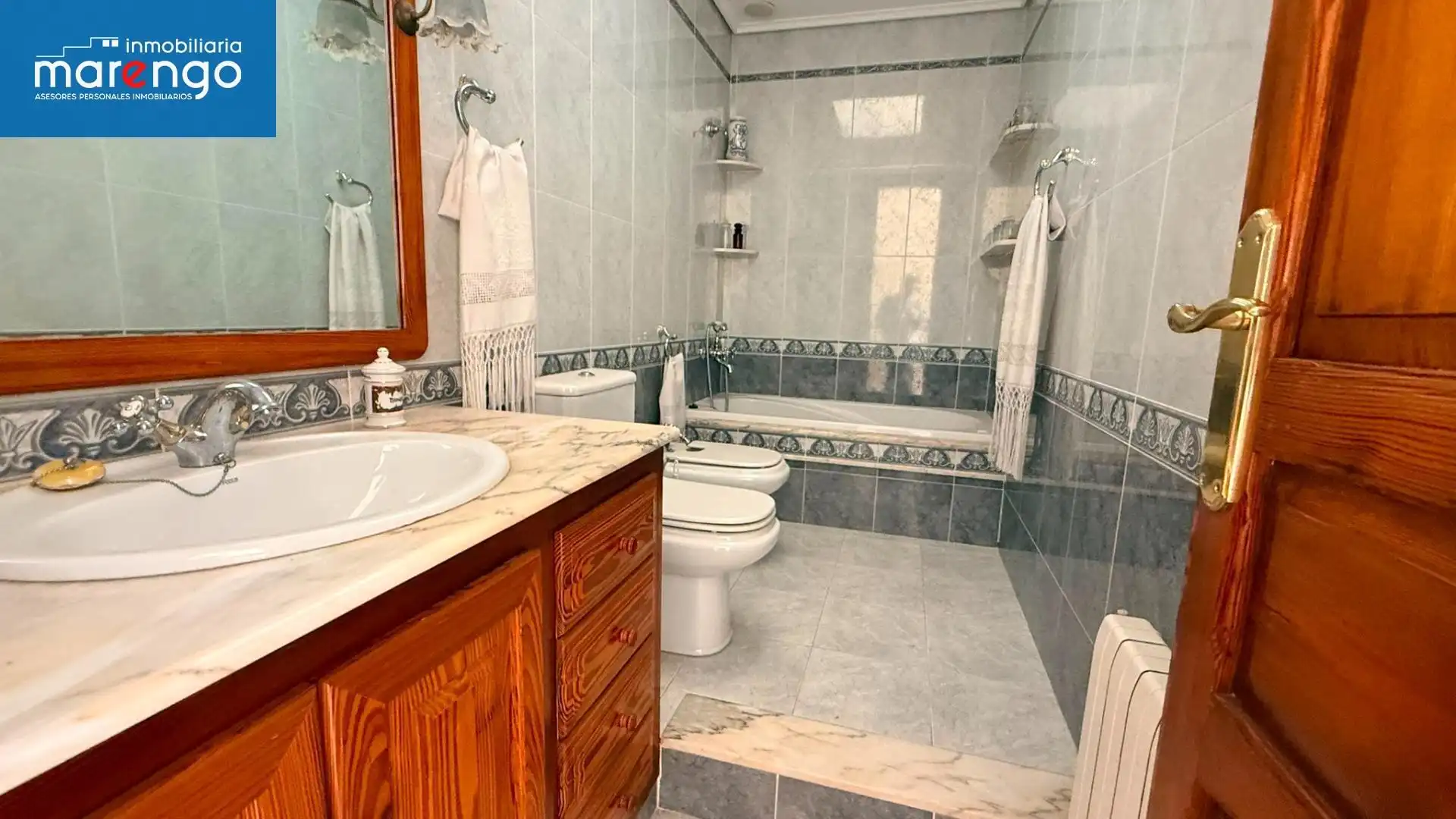 Bany de Casa o xalet en venda en Almazora / Almassora amb Aire condicionat, Terrassa i Traster