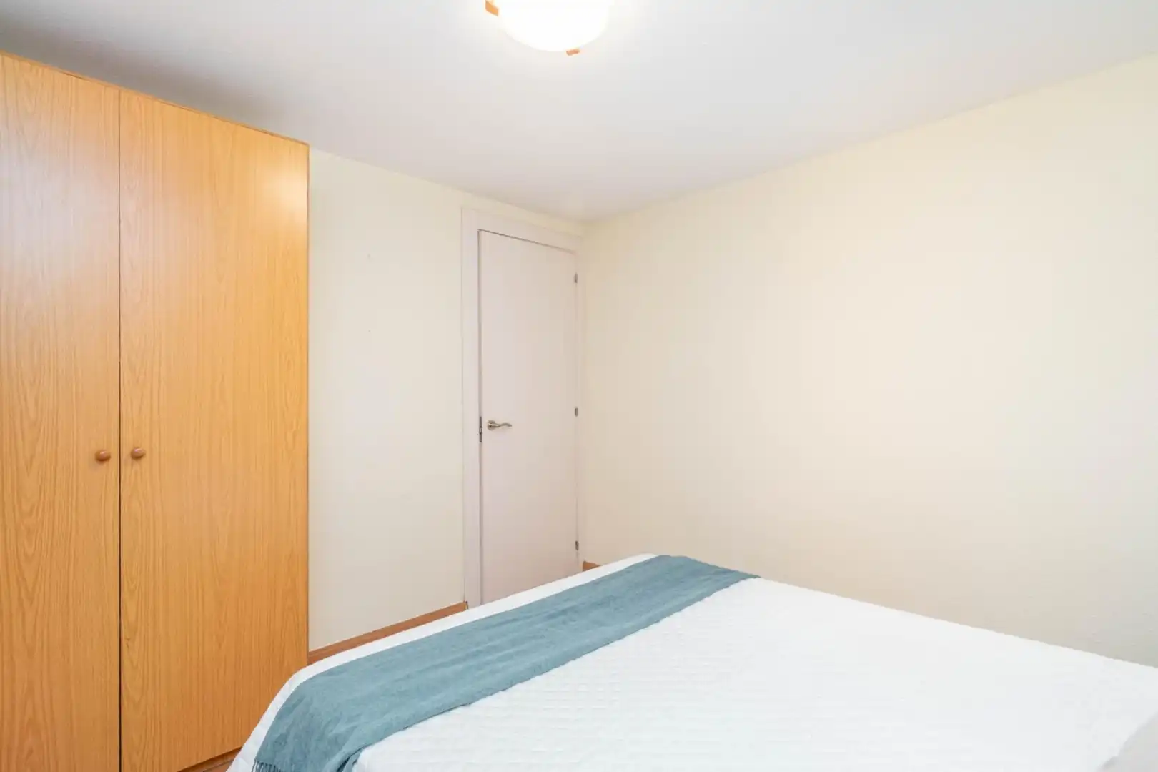 Habitación de Apartamento en venta en Ribadesella con Calefacción y Balcón
