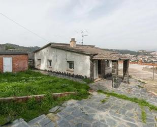 Exterior view of Single-family semi-detached for sale in Sant Vicenç Dels Horts