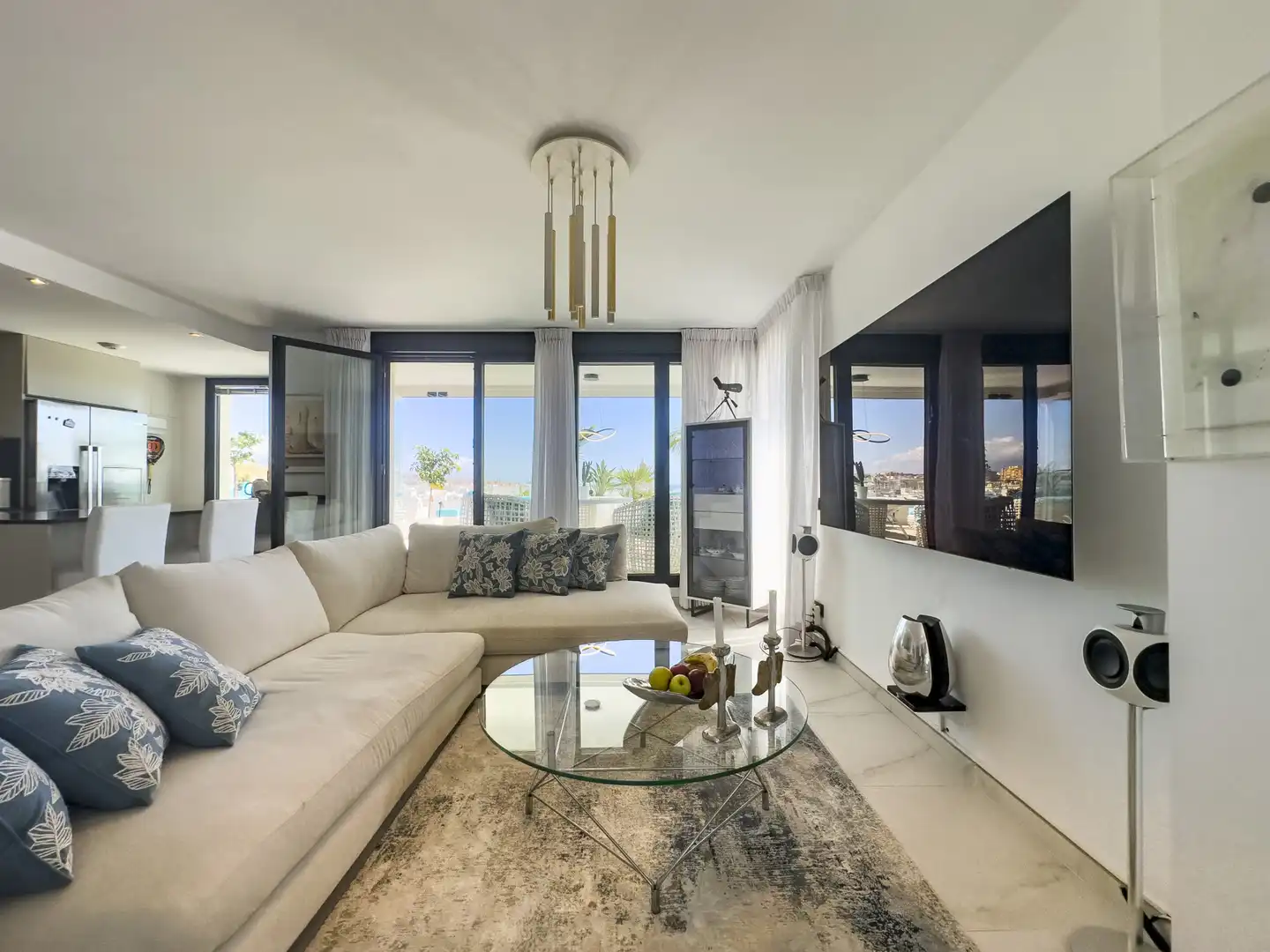Sala de estar de Ático en venta en Estepona con Calefacción, Terraza y Trastero