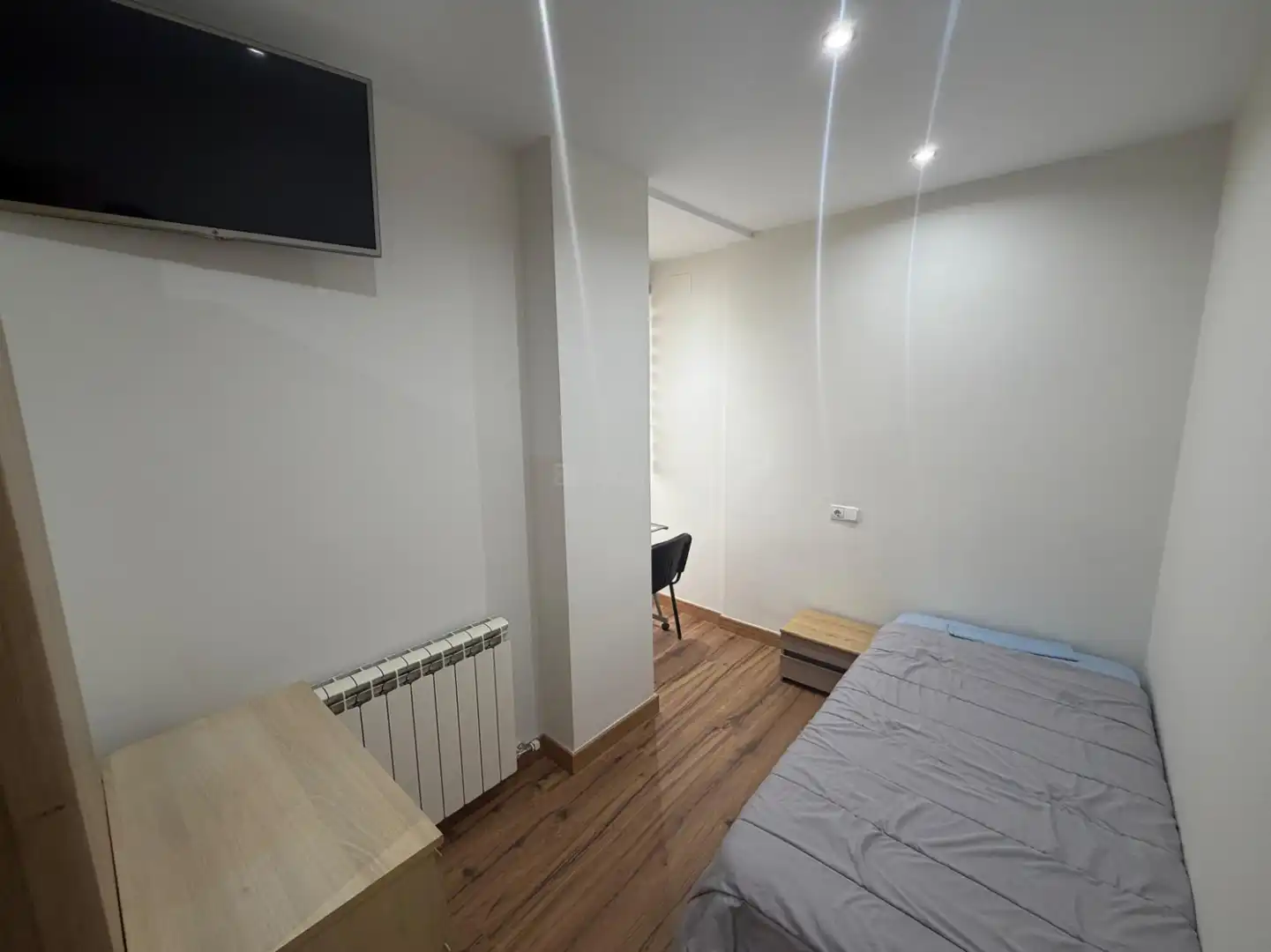 Habitación de Piso en venta en  Logroño con Calefacción, Terraza y Trastero