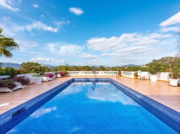 Casa amb piscina en venda a VIA PUIG DE SA SIRVI