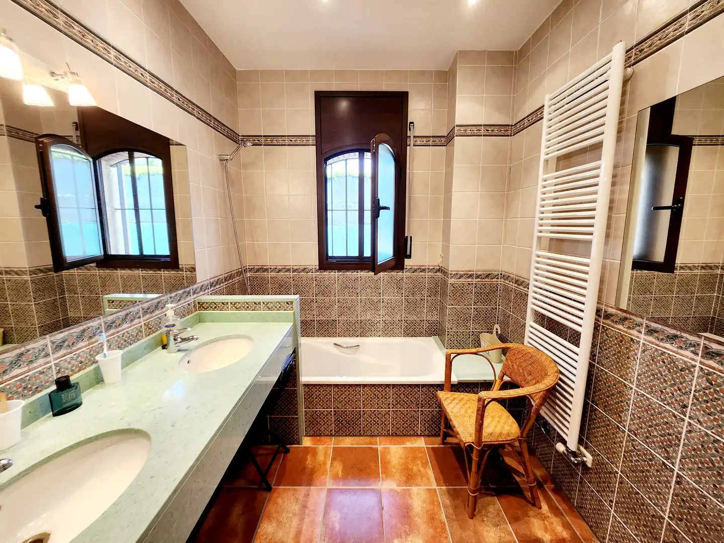 Baño de Finca rústica de alquiler con opción a compra en Esparreguera con Calefacción, Jardín privado y Terraza