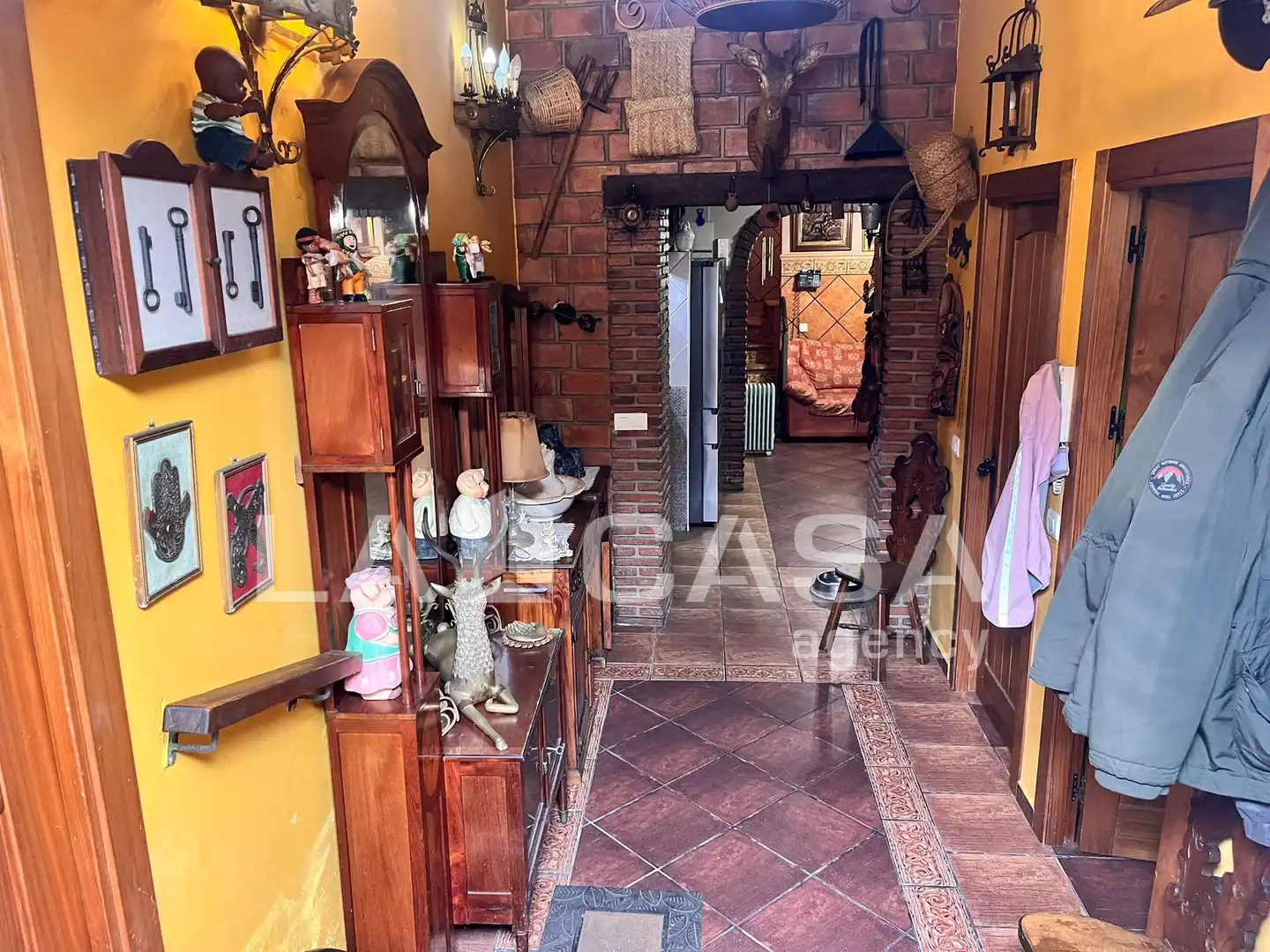 Casa adosada en venda en Algeciras amb Terrassa i Balcó