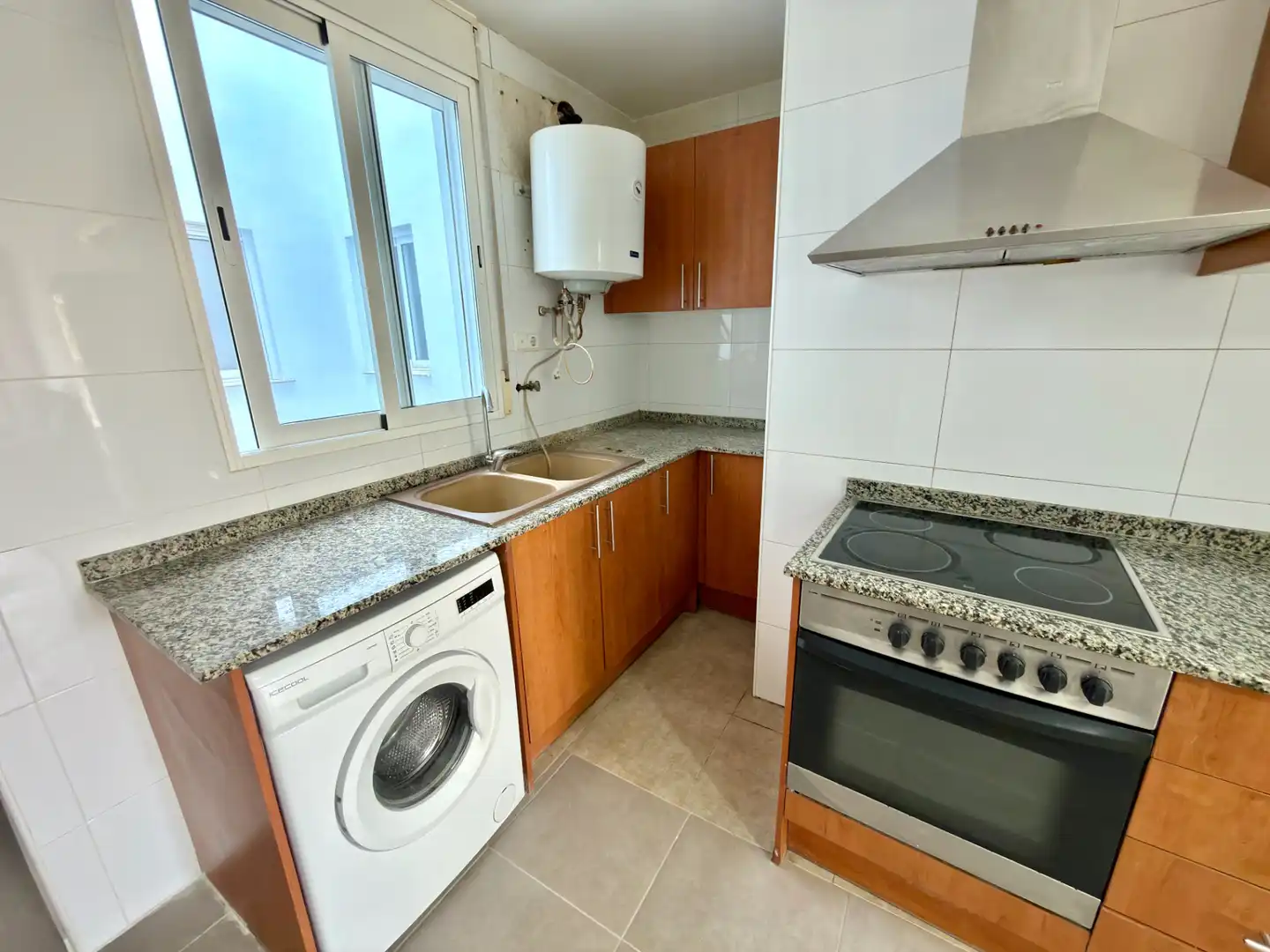Küche von Wohnung zum Verkauf in Vilamarxant mit Klimaanlage und Balkon