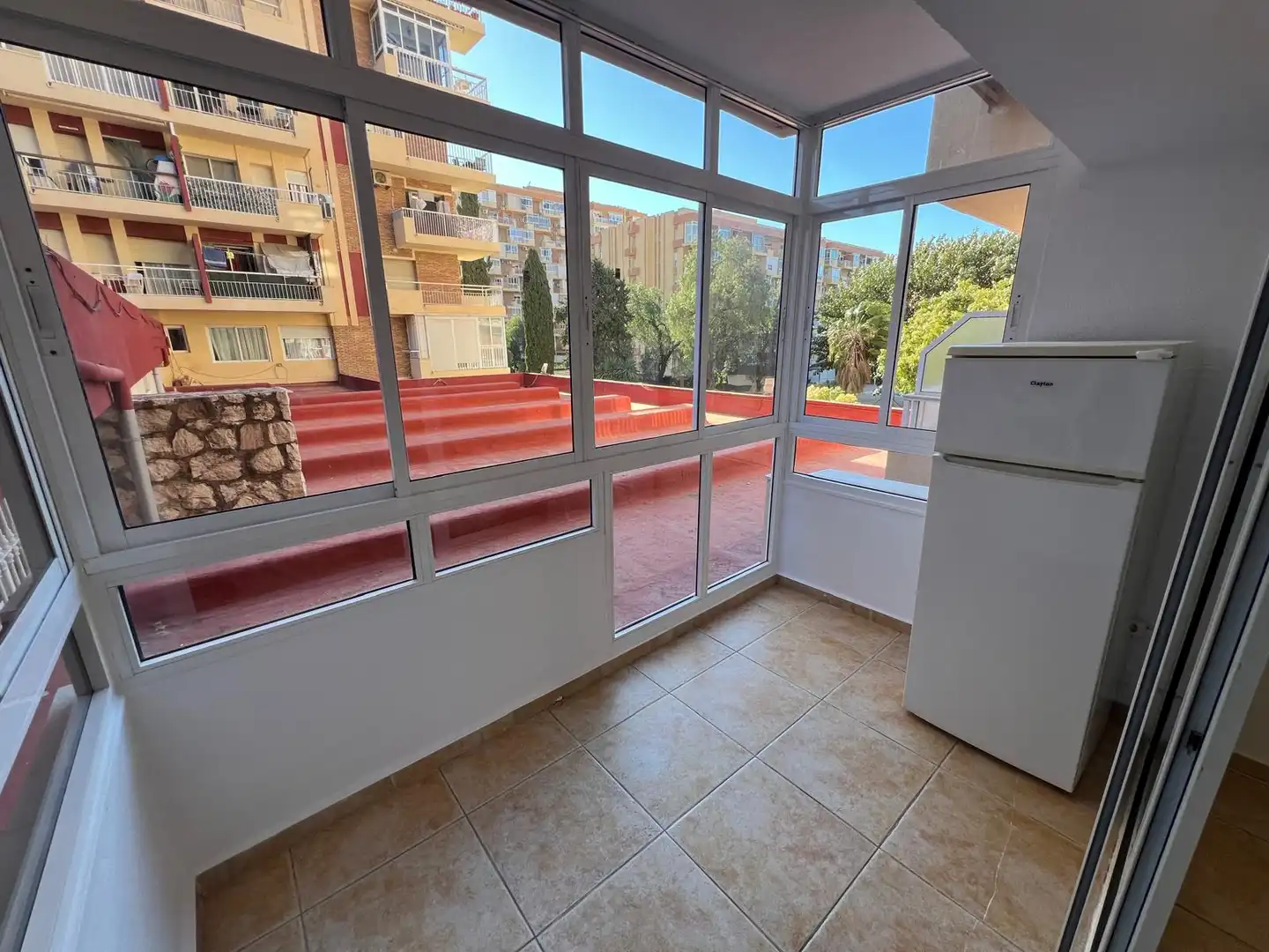 Terraza de Estudio en venta en Benalmádena con Aire acondicionado y Piscina comunitaria