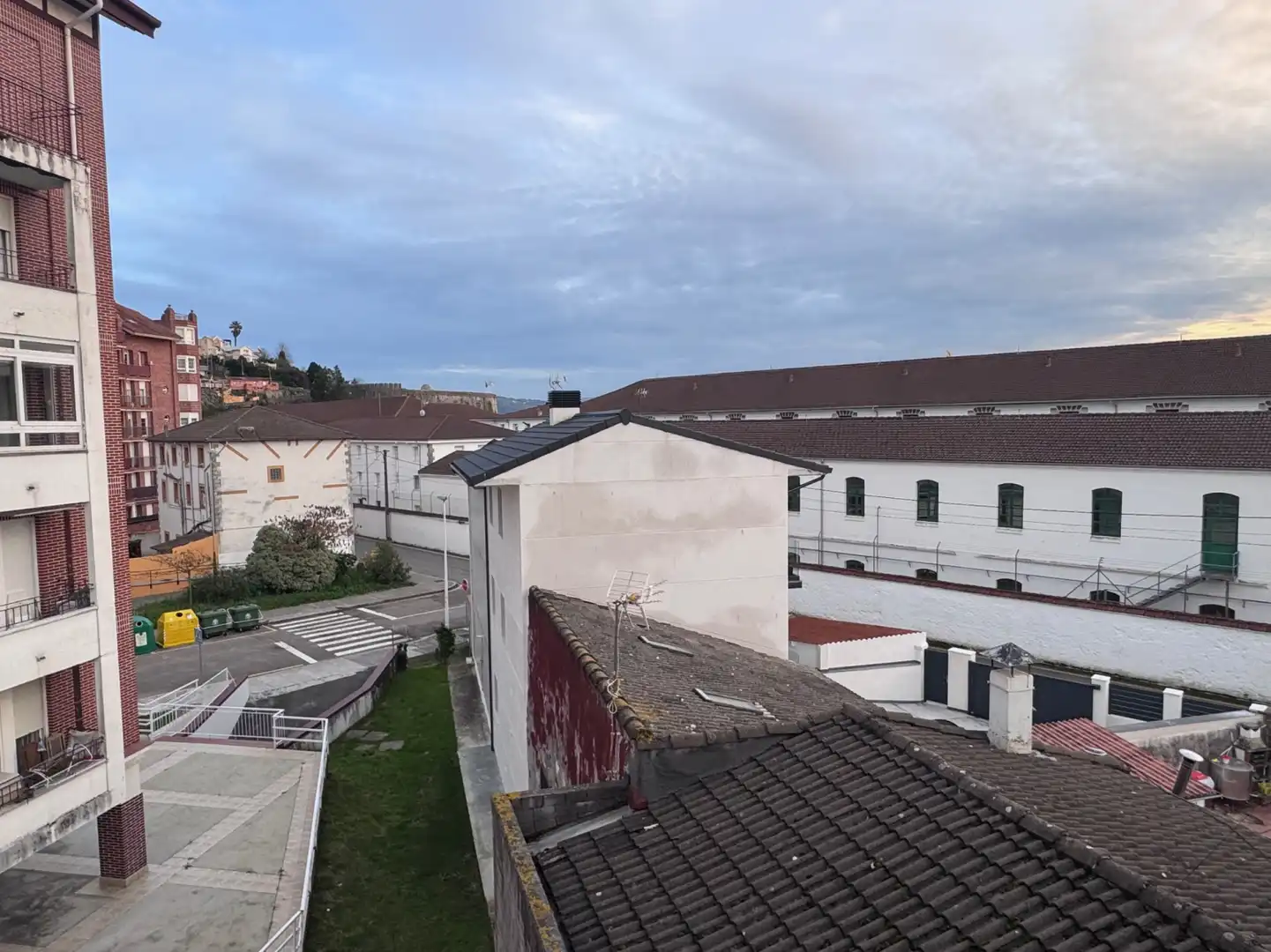 Vista exterior de Piso en venta en Santoña con Jardín privado y Terraza