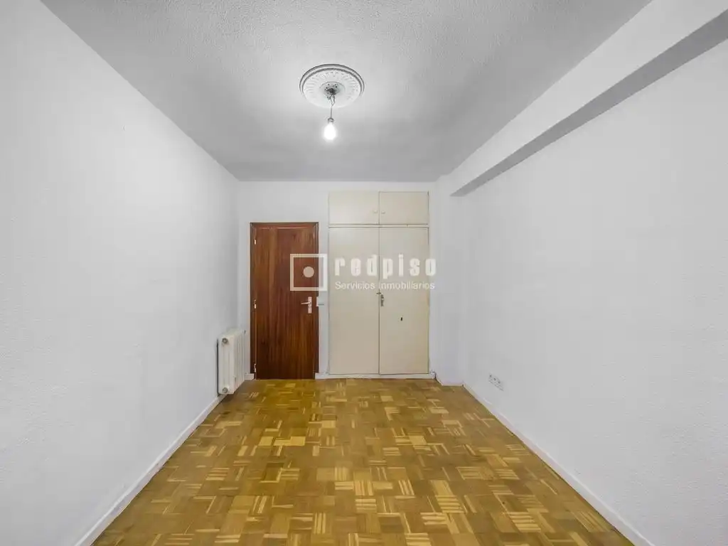 Habitación de Piso en venta en Madrid con Calefacción y Terraza