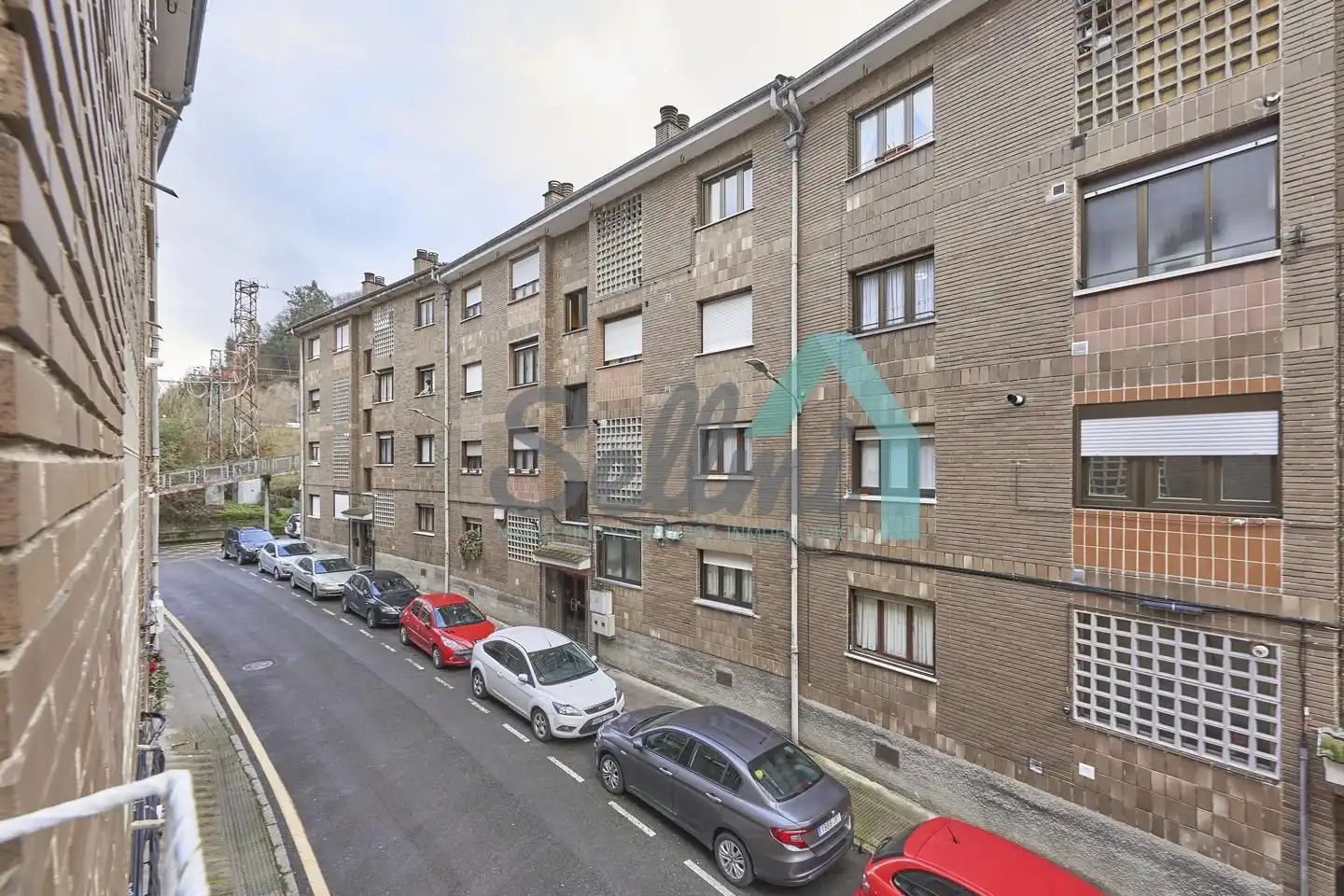 Außenansicht von Wohnung zum Verkauf in Aller mit Parkett, Abstellraum und Möbliert