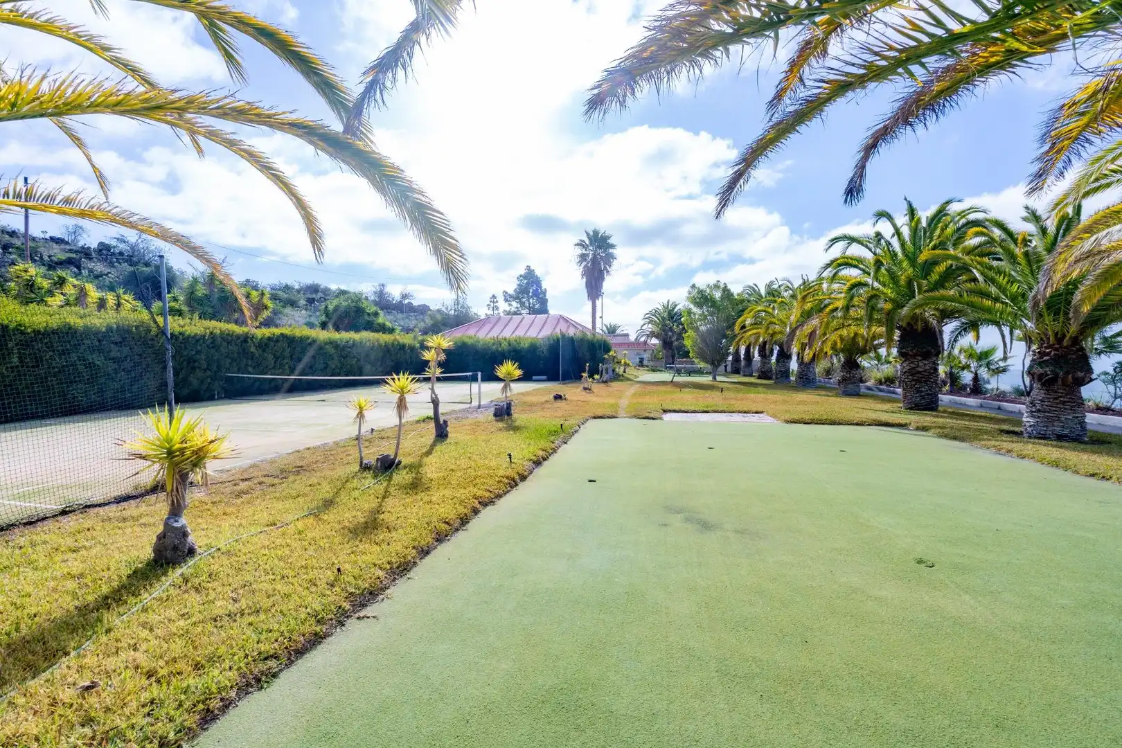 Vista exterior de Casa o xalet en venda en Guía de Isora amb Calefacció, Jardí privat i Moblat