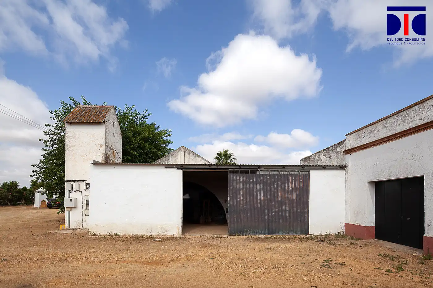 Vista exterior de Finca rústica en venta en Carmona con Jardín privado, Terraza y Piscina