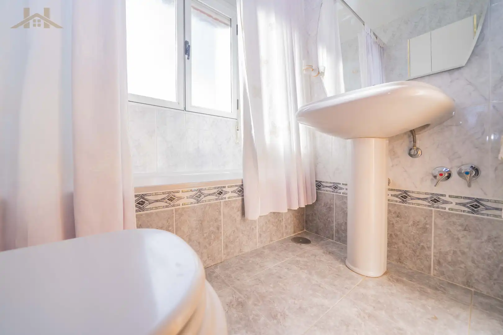 Bathroom of Houses for sale in Villanueva del Pardillo  with Heating, Private garden and Terrace