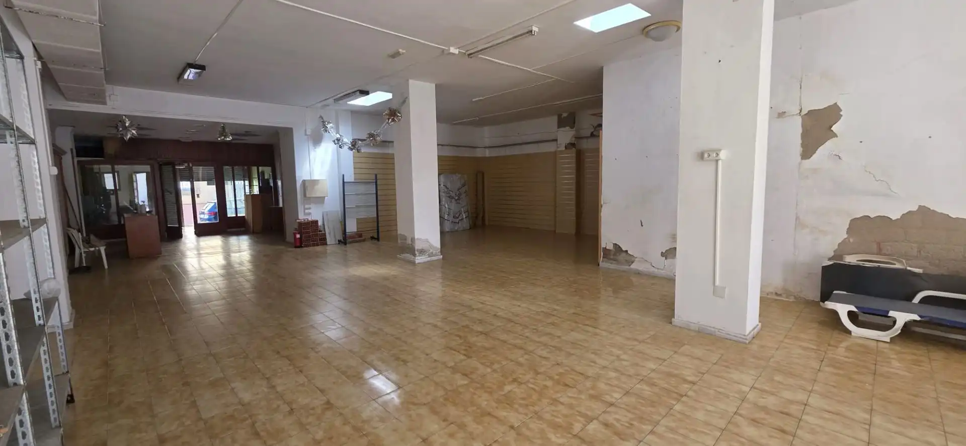 Local comercial de lloguer a ISABEL LA CATOLICA