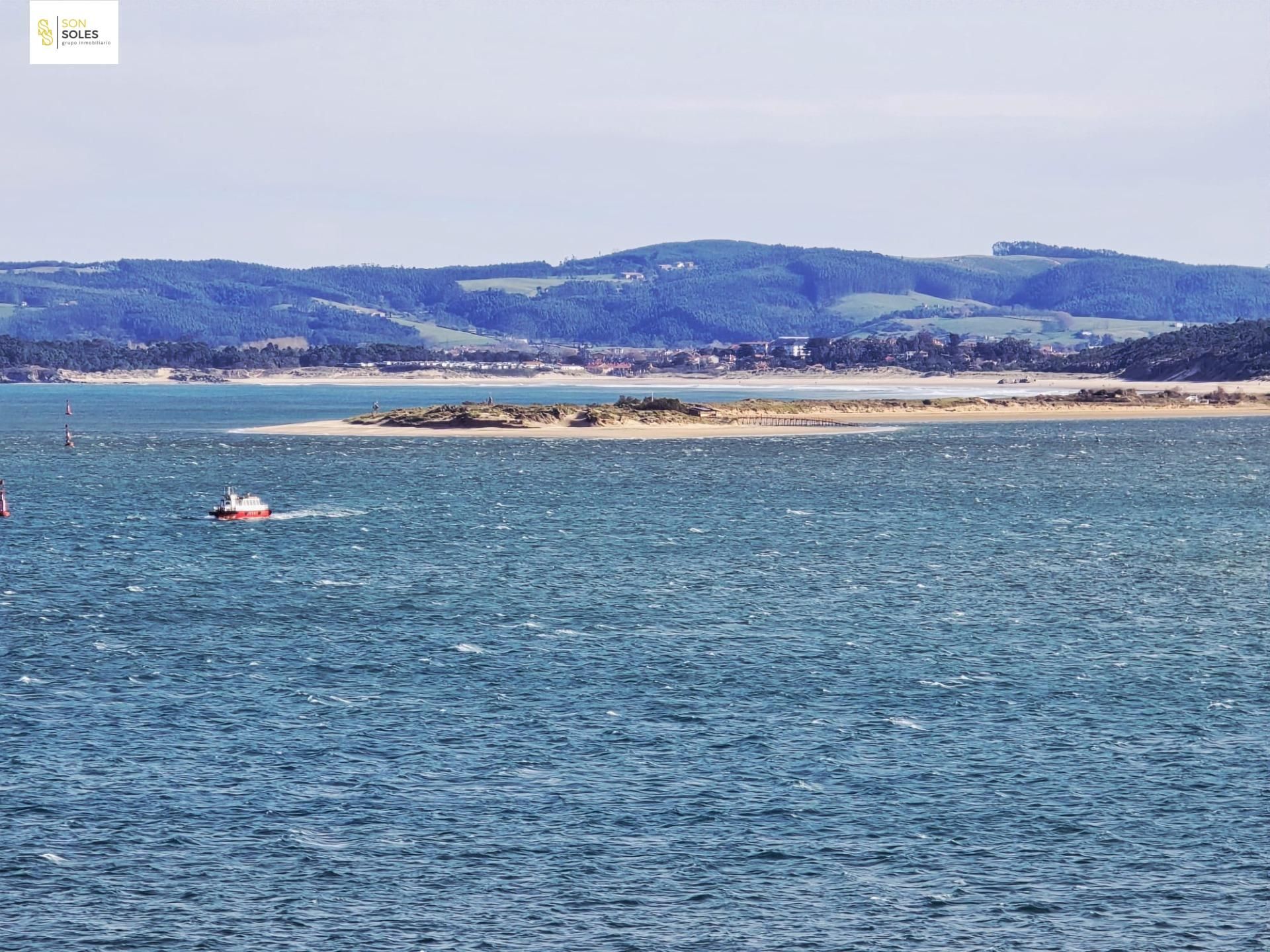 Vista exterior de Pis en venda en Santander amb Calefacció