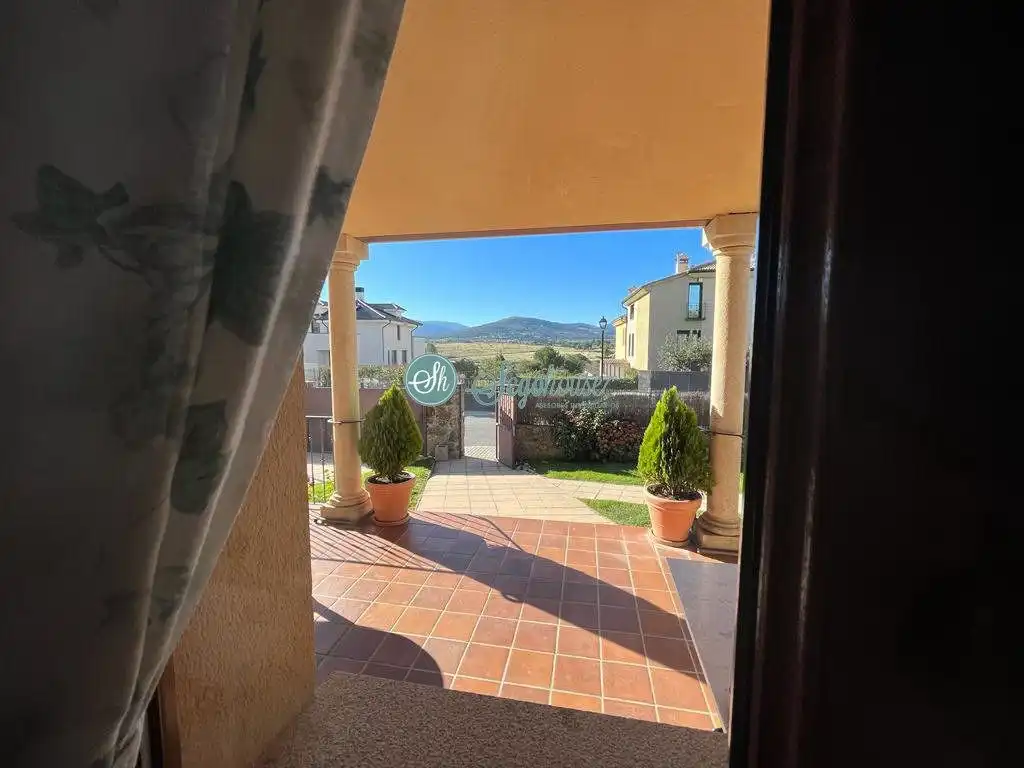Terrassa de Casa o xalet de lloguer en Palazuelos de Eresma amb Calefacció, Terrassa i Moblat