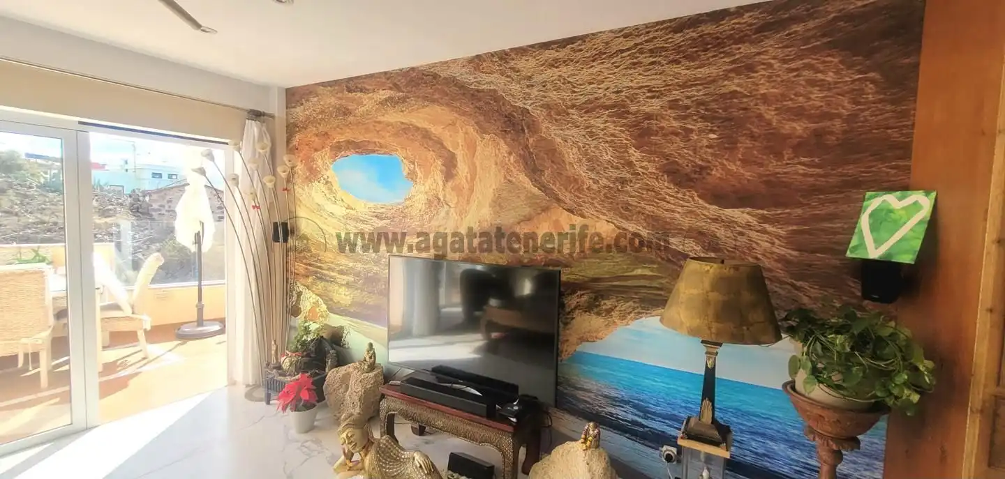 Sala d'estar de Casa o xalet en venda en Guía de Isora amb Aire condicionat, Terrassa i Moblat
