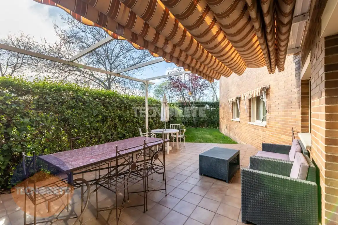 Terraza de Piso en venta en Majadahonda con Aire acondicionado y Piscina comunitaria