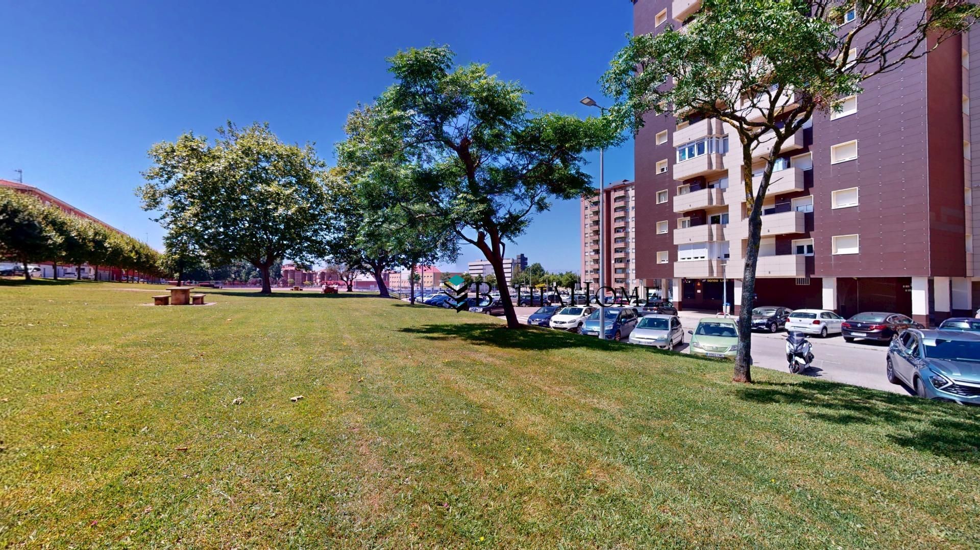 Vista exterior de Pis en venda en Santander amb Terrassa