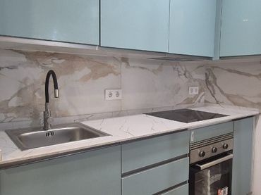 Terraced house with balcony for sale in Carrer de Richard Strauss