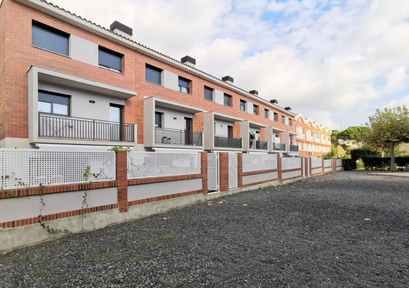 Vista exterior de Casa o xalet en venda en Reus amb Aire condicionat, Calefacció i Jardí privat
