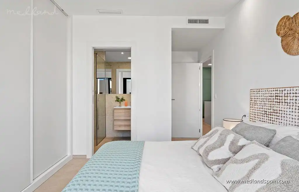 Dormitori de Apartament en venda en Los Alcázares amb Terrassa, Traster i Piscina comunitària